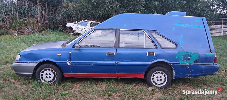 Polonez Cargo Plus karetka ambulans niebieski Wodynie