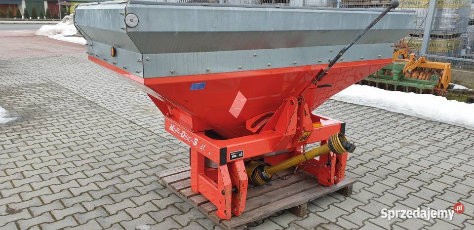 Rozsiewacz Rauch MDS 901Kuhn 900 l nadstawka 400