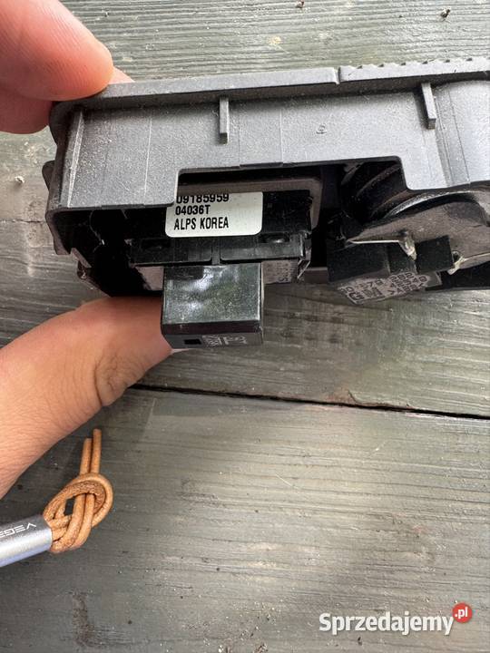 Przełącznik Szyby Tylnej Opel Vectra 09185959 osobowe Rypin