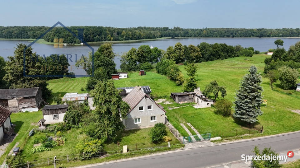 Zabudowana działka z linią brzegową Jezioraka asfalt Sprzedaż Szałkowo