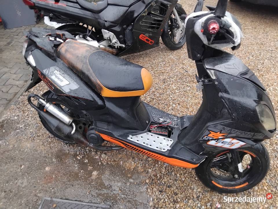 Skuter 50 2t Explorer Speed zarejestrowany benzyna Pozostałe sprzedam