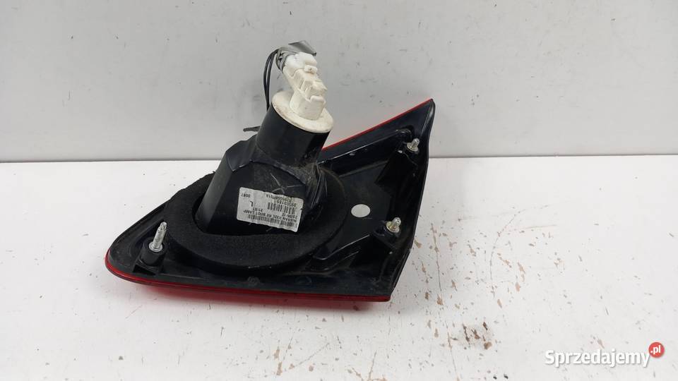NISSAN QASHQAI J10 LIFT LAMPA TYŁ LEWA W KLAPĘ Zbierkowo