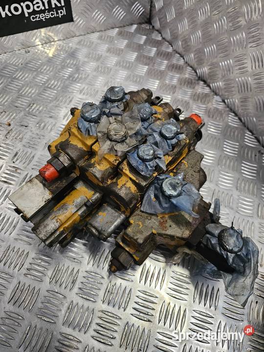 Rozdzielacz hydrauliczny CAT 416 426 428 9T6397 Układ hydrauliczny Gdynia