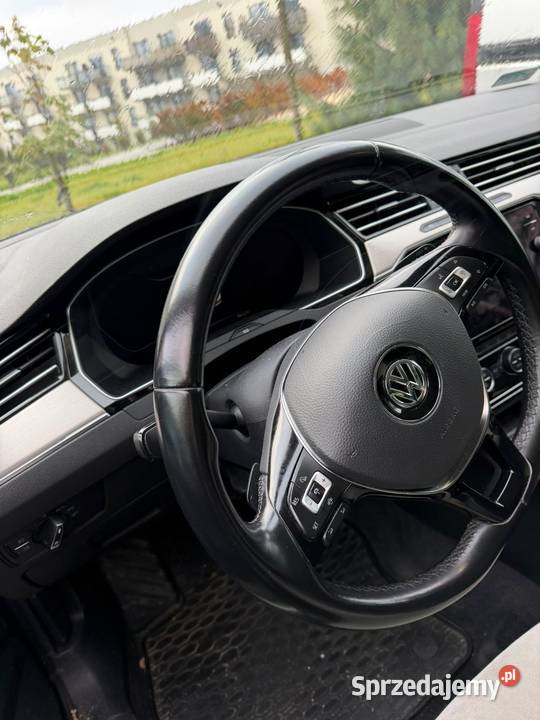 Syndyk sprzeda samochód marki Volkswagen Passat pomorskie Gdynia sprzedam