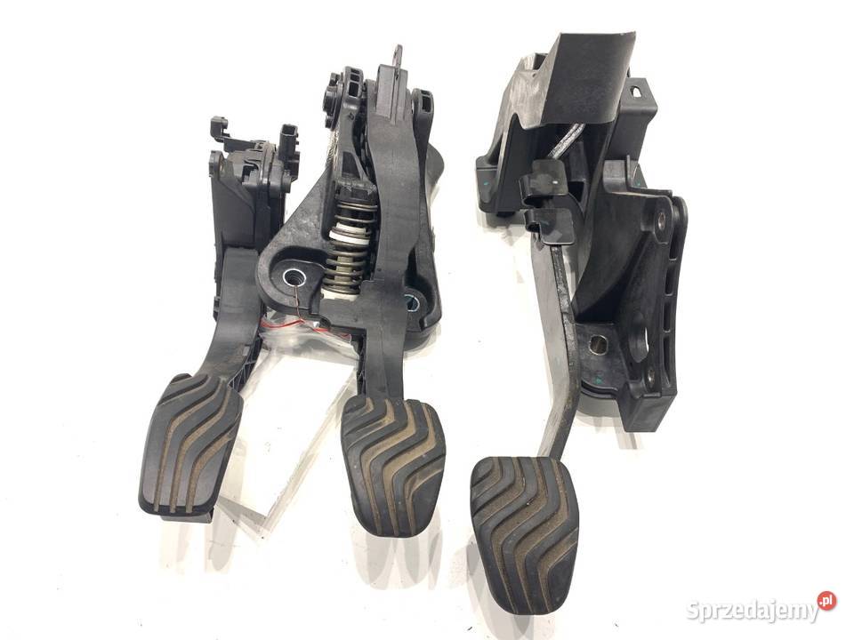 PEDAŁY MANUAL DACIA DUSTER 465032674R 15 116