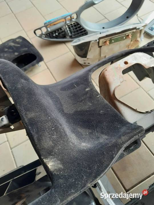Deska rozdzielcza flokowana ford fiesta mk4 ford Rok produkcji 2000 małopolskie sprzedam