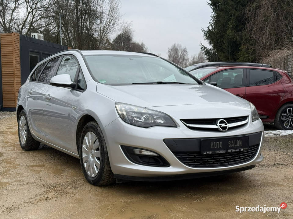 Opel Astra gniazdo USB