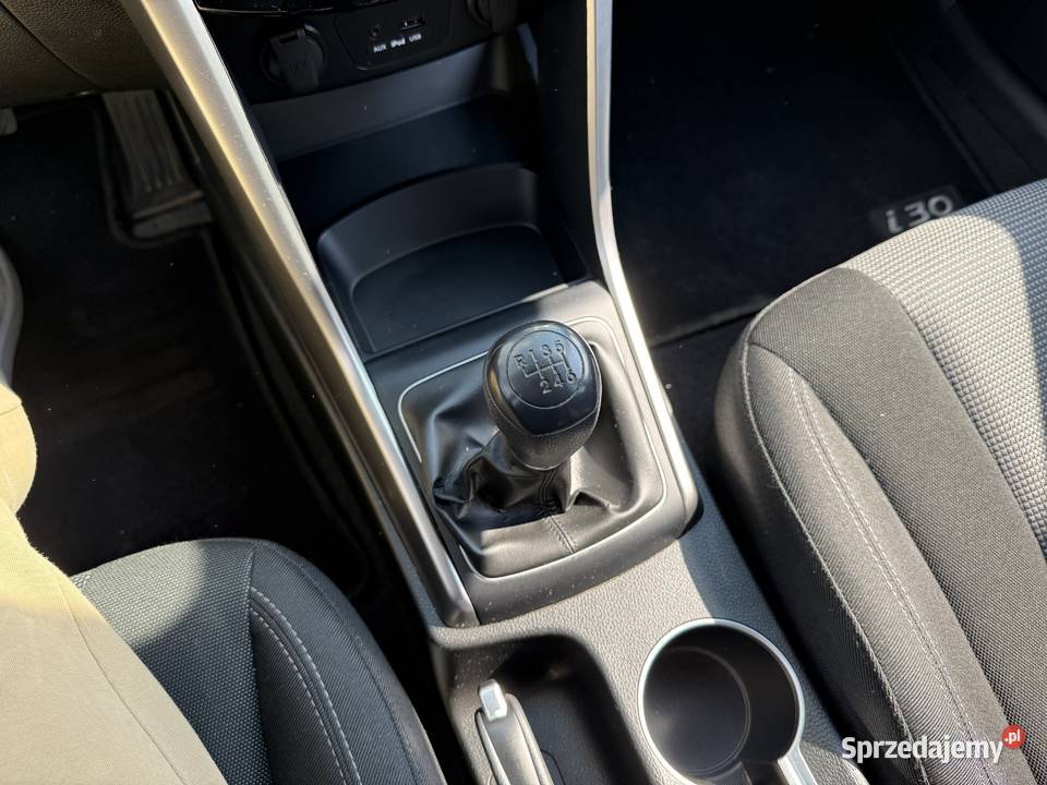Hyundai i30 14 BENZYNA Klimatyzacja Ledy centralny zamek Konin sprzedam