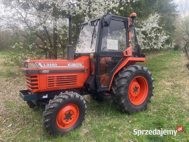 Kubota 40 4x4 sadowniczy lalka Bielecha