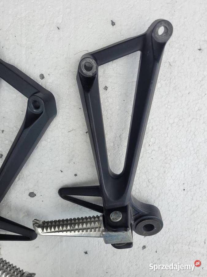 YAMAHA R3 R 3 1924 SET PODNÓŻEK PASAŻERA Podnóżki i stopki wielkopolskie