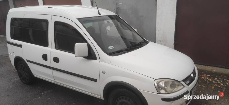 Opel combo 16 uszkodzony świętokrzyskie Ostrowiec Świętokrzyski