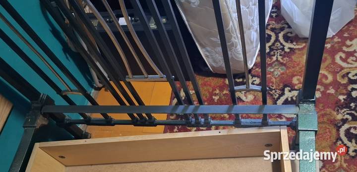 zabytkowe łóżko stalowe secesyjne ozdobne