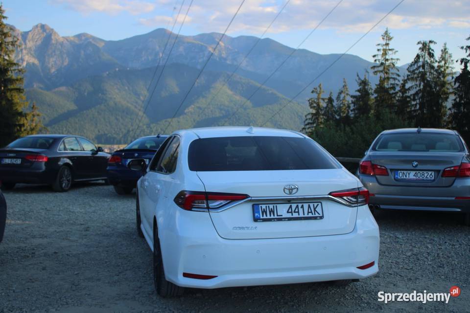 Toyota Corolla 2022 super stan bezwypadkowa aso Toyota Wołomin sprzedam