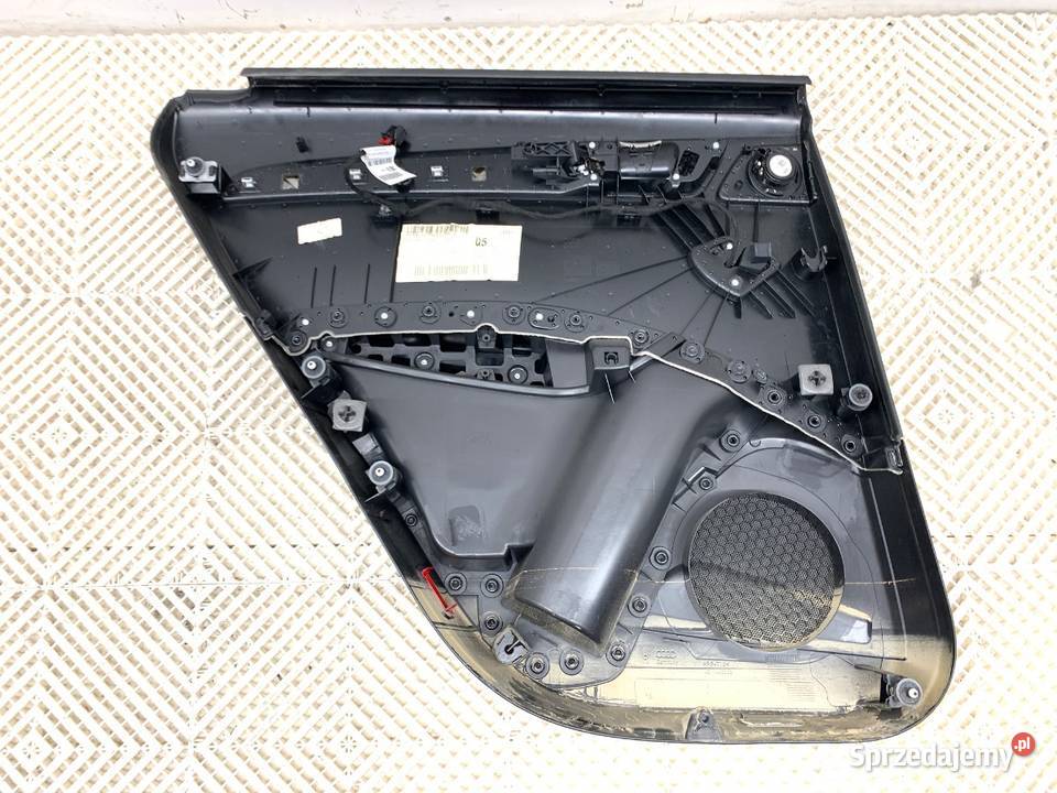 BOCZEK DRZWI PRAWY TYŁ AUDI Q5 8R 8R0867306 SUV