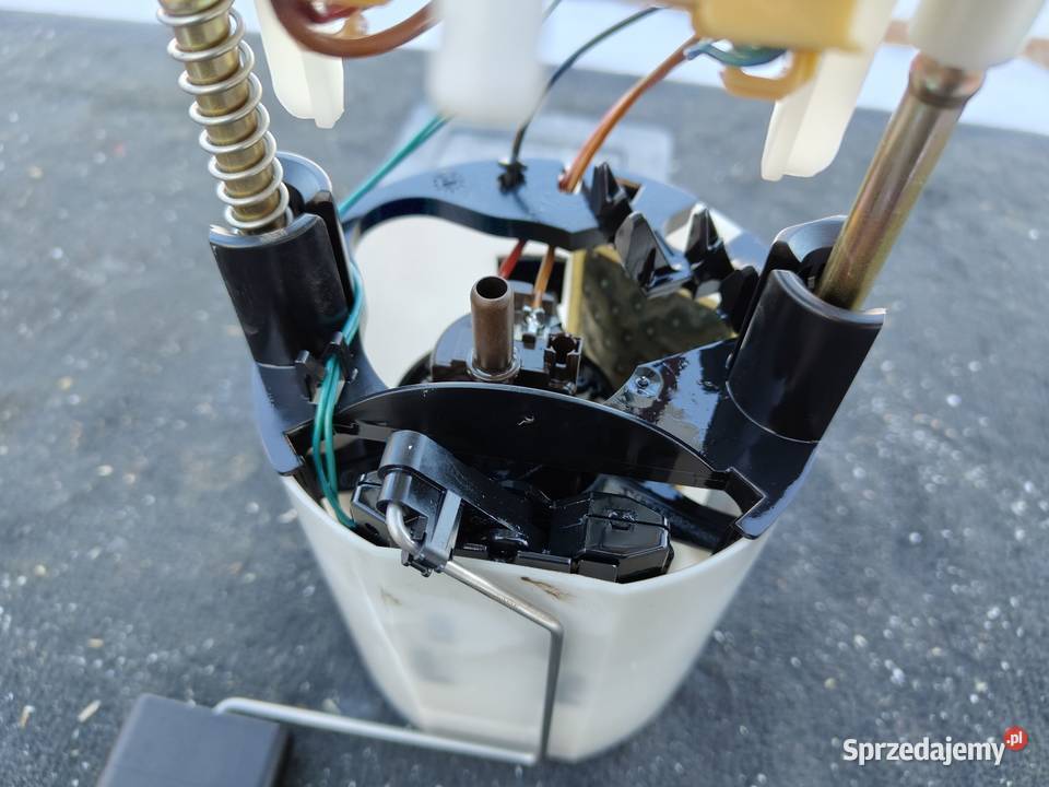 Bmw e87 e90 pompa paliwa benzyna kompletna 100 Motoryzacja łódzkie Aleksandrów Łódzki