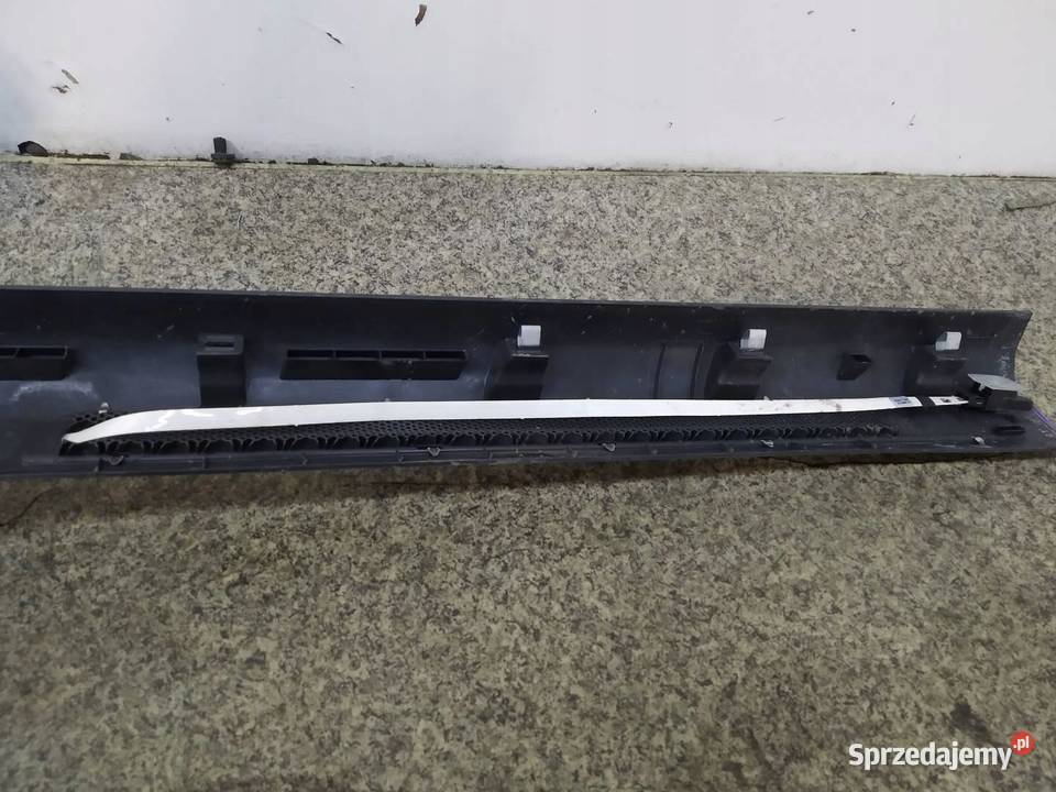 OSŁONA PROGU LISTWA LED LEWA KOMPLET GTI 5D świętokrzyskie