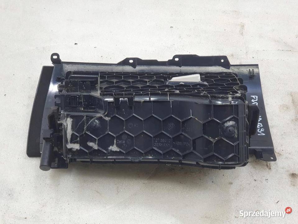 SCHOWEK PASAŻERA BMW F20