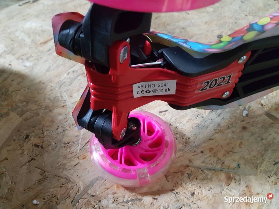 HULAJNOGA TRÓJKOŁOWA BALANSOWA KOŁA LED kolorowa Rolki, wrotki i hulajnogi