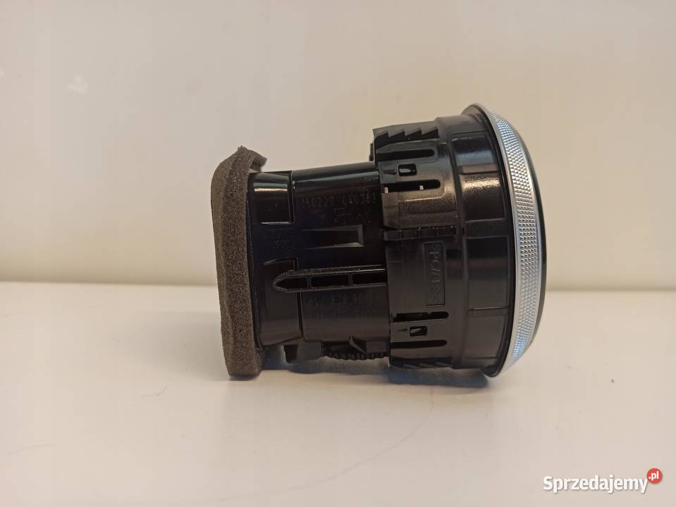 KRATKA NAWIEWU POWIETRZA KONSOLI A3 8V