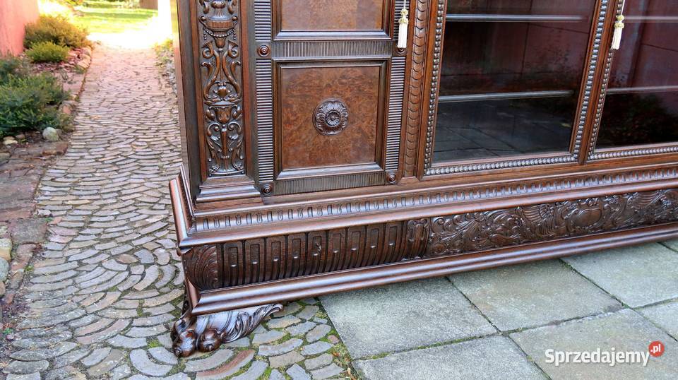 Unikatowa Neorenesansowa Biblioteka Lwie Łapy