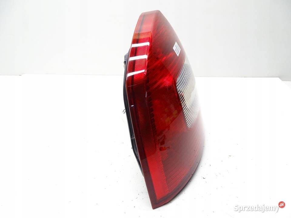 LAMPA LEWA LEWY TYŁ W BŁOTNIK SKODA OCTAVIA II