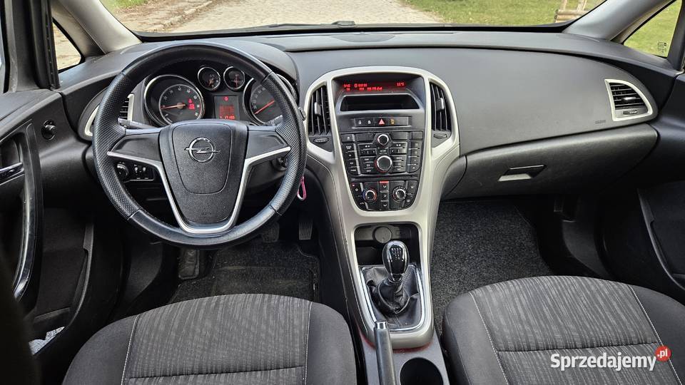 Opel Astra 2012r 14 benzyna zadbany serwisowany Wrocław