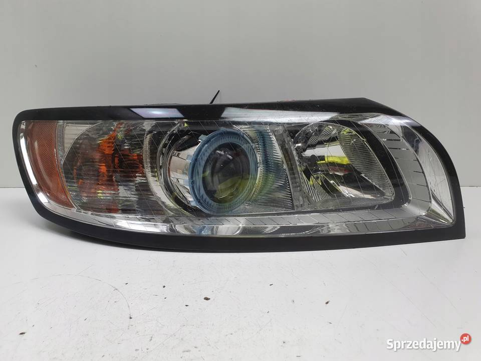 Volvo S40 II V50 LIFT XENON PRZEDNIA prawy przód Lampy przednie Rudka