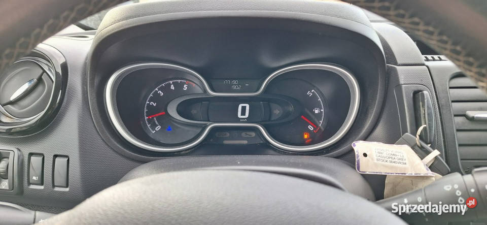 Opel Vivaro duza navi long 9 OSOBOWY II 20142019 nieuszkodzony pomorskie Lębork