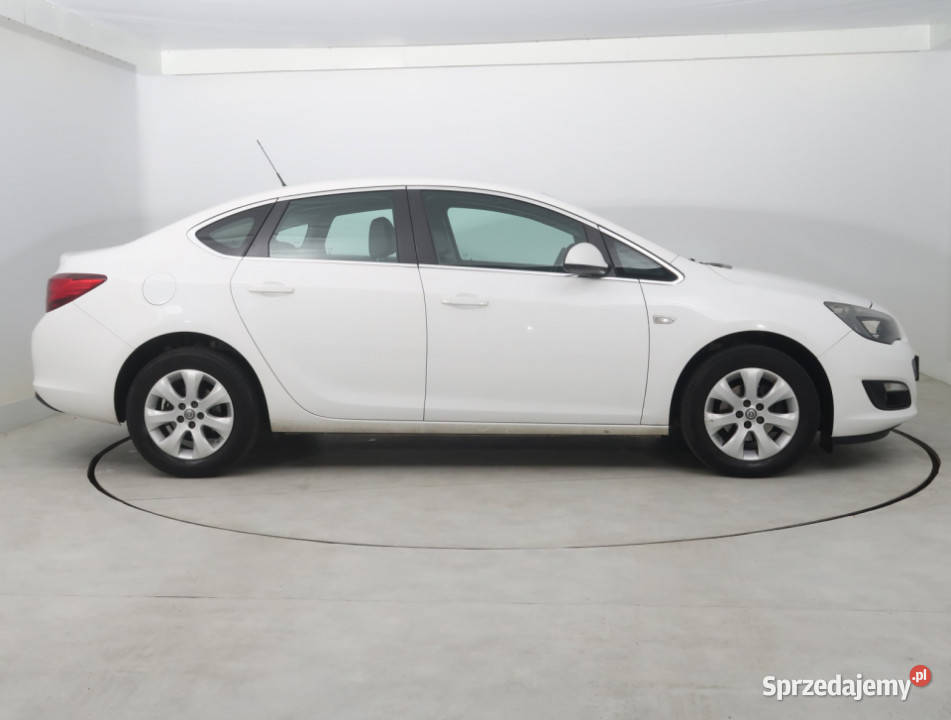 Opel Astra 14 T bluetooth