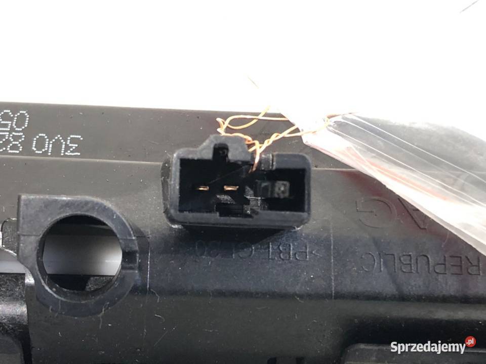 KLAMKA KLAPY TYŁ AUDI A4 B9 3V0827566 Kombi podkarpackie