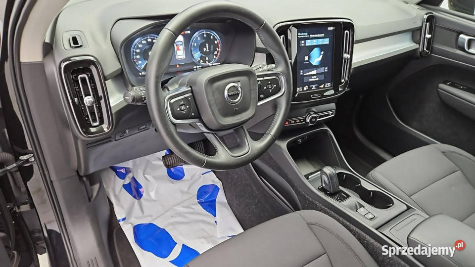 Volvo XC 40 B4 B Momentum Pro Z Polskiego Salonu asystent pasa ruchu Warszawa