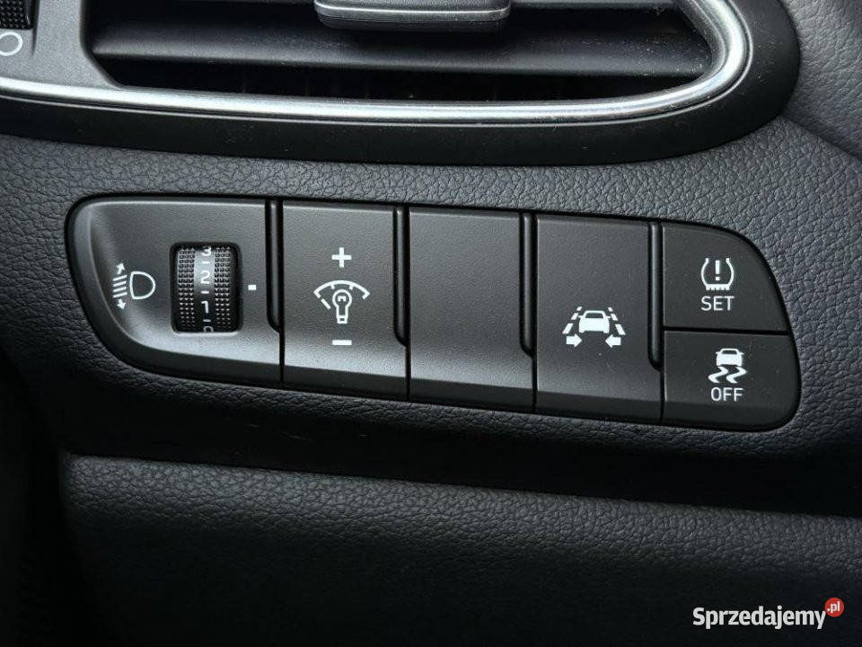 HYUNDAI i30 2020r dwa kpl opon sprzedam