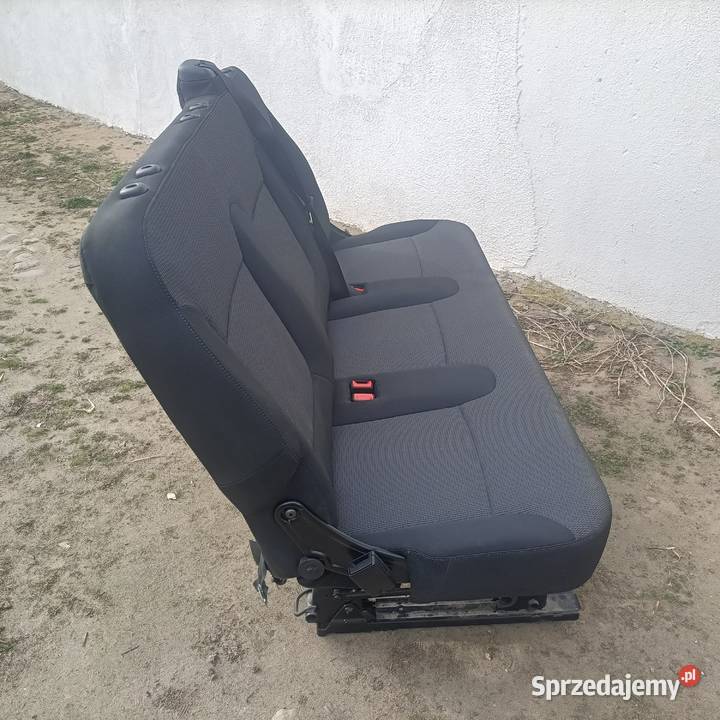 Tylną łwaka Renault Trafic 20202023 Fotele i kanapy