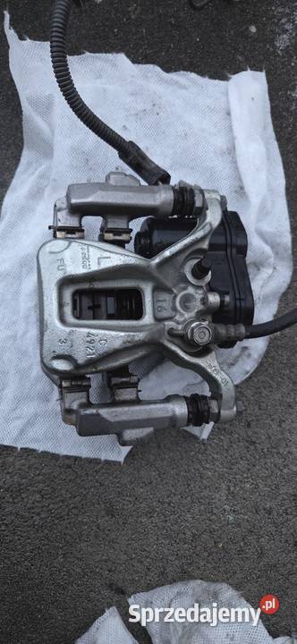 Zacisk tył Toyota Yaris IVAygo z silnikiem osobowe Trzemeszno sprzedam