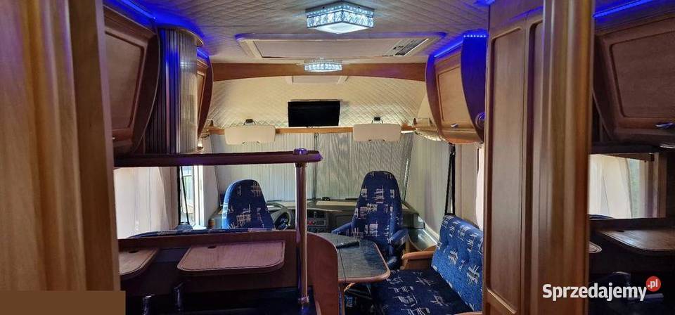 Frankia I 700 Samochód kepmingowy I rej 042001r Nowiny