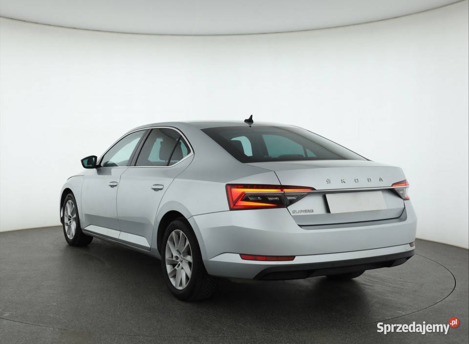 Skoda Superb 15 TSI światła przeciwmgielne Superb Piaseczno