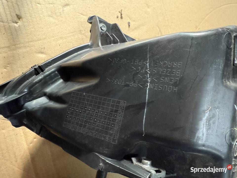 Ford Fusion 2016 USA lampa przednia lewa Kolbuszowa Dolna