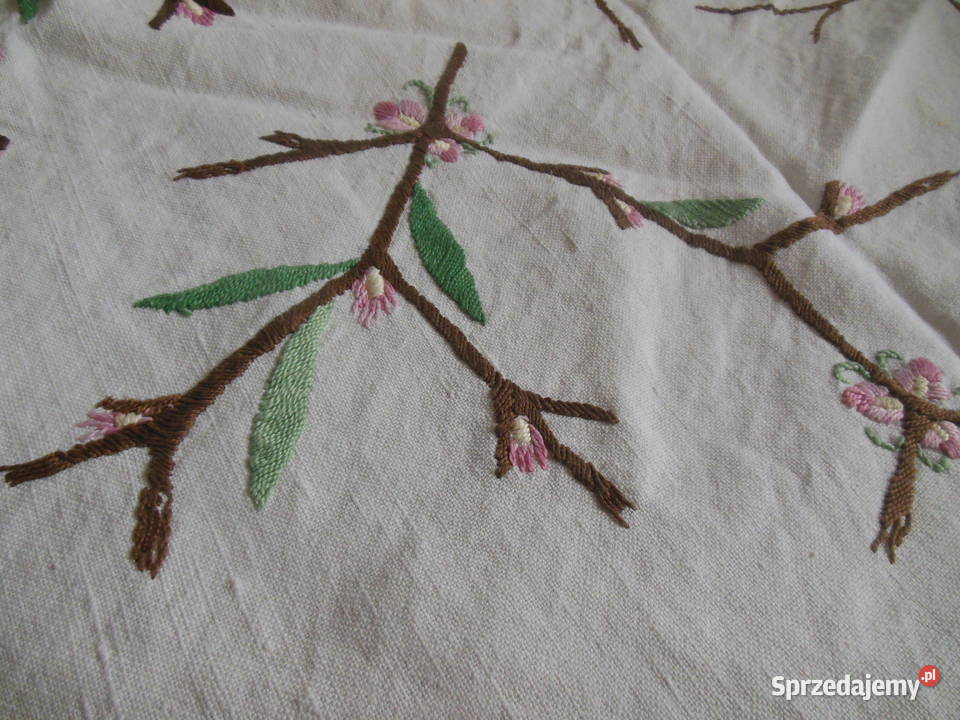 Obrus lniany haftowany ręcznie ścinane koło