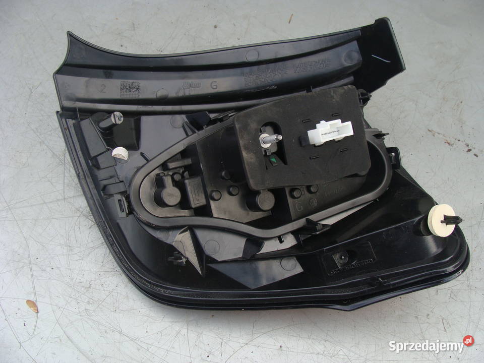 CITROEN C3 II HB 10r 5D LAMPA LEWA TYLNA Oświetlenie Goleniów