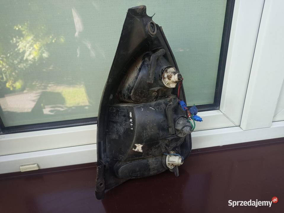 Hyundai Lantra I J1 kombi lampa tył tylna lewa sprzedam