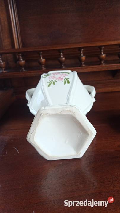 Amfora Wazon Biały
Wazon dekorowany jest Gdańsk