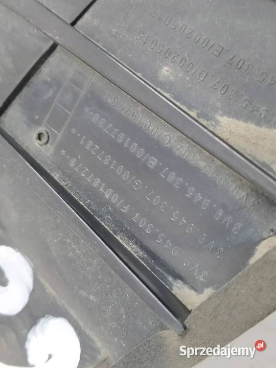 LAMPA TYŁ W KLAPĘ LEWA KOMBI 3V9945307F Skoda