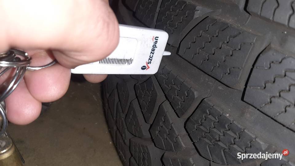 Opony zimowe Pirelli Sottozero 245 40 19 7mm
