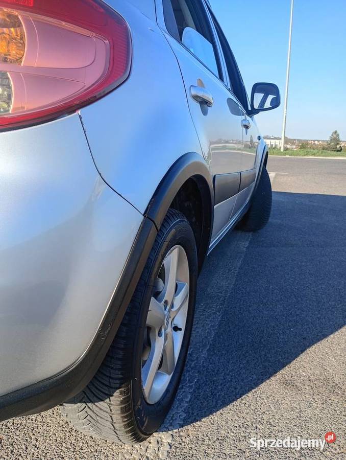 Suzuki sx4 4x4 abs esp relingi hak klima nowe Staszów