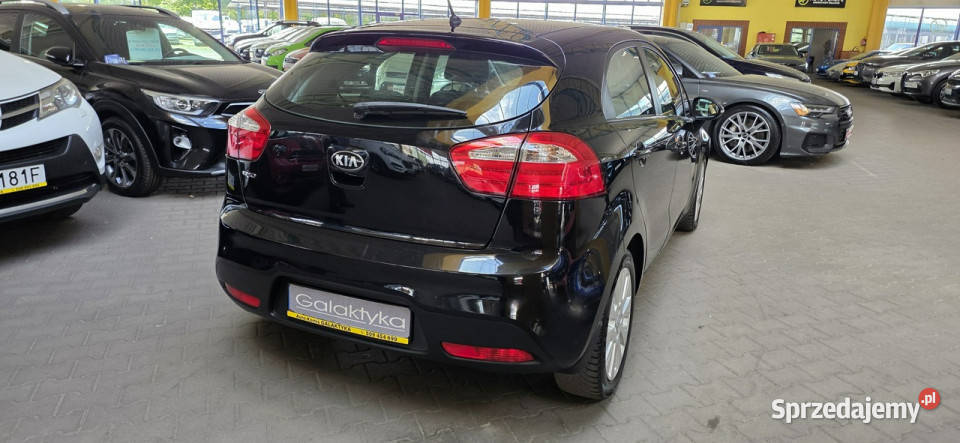 Kia Rio OPIS W podanej roczna gwarancja III 2011 sprzedam