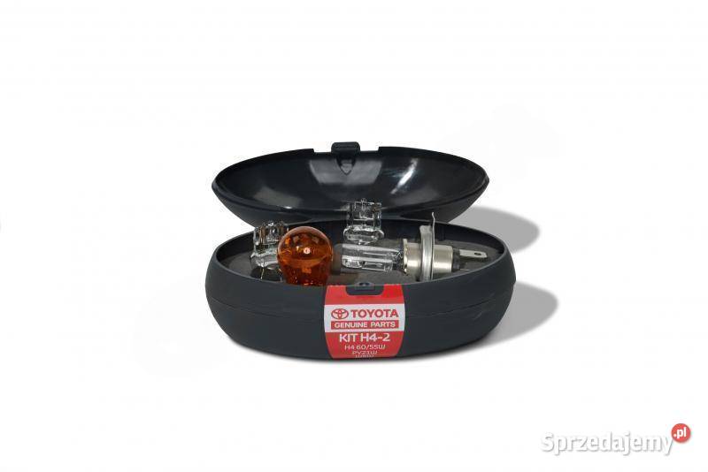 TOYOTA Zestaw zapasowych zarowek H16 PY21W P215W