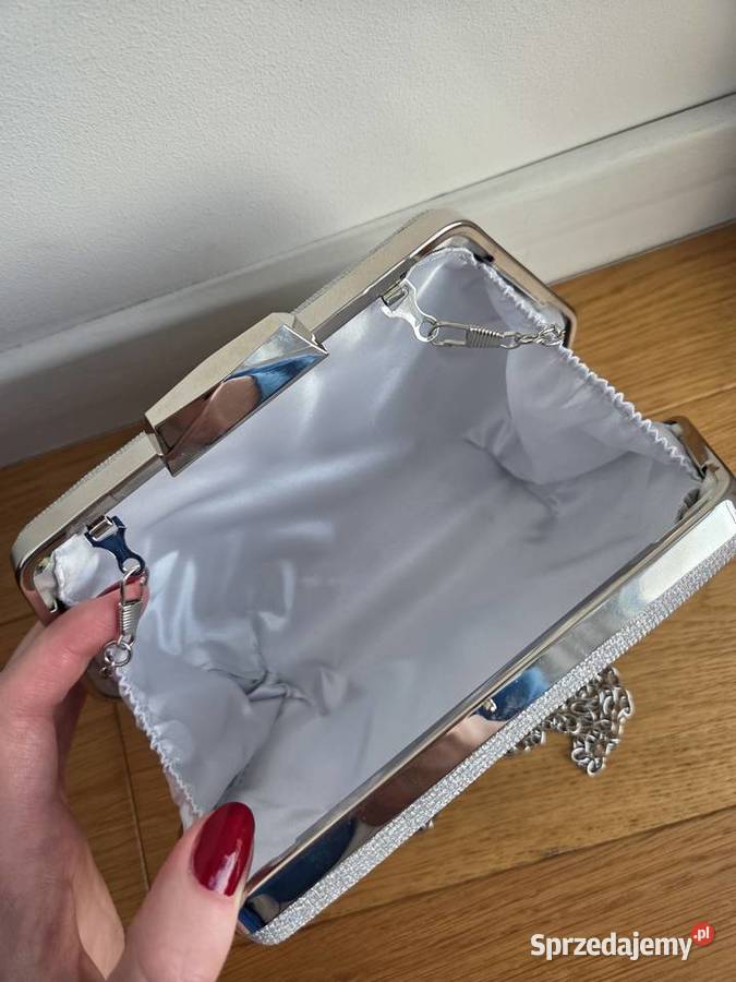 Srebrna mała torebka kopertówka błyszcząca Liszki