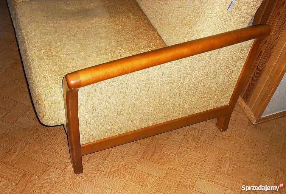 Kanapa Meblotap obicie koloru miodowego drewno