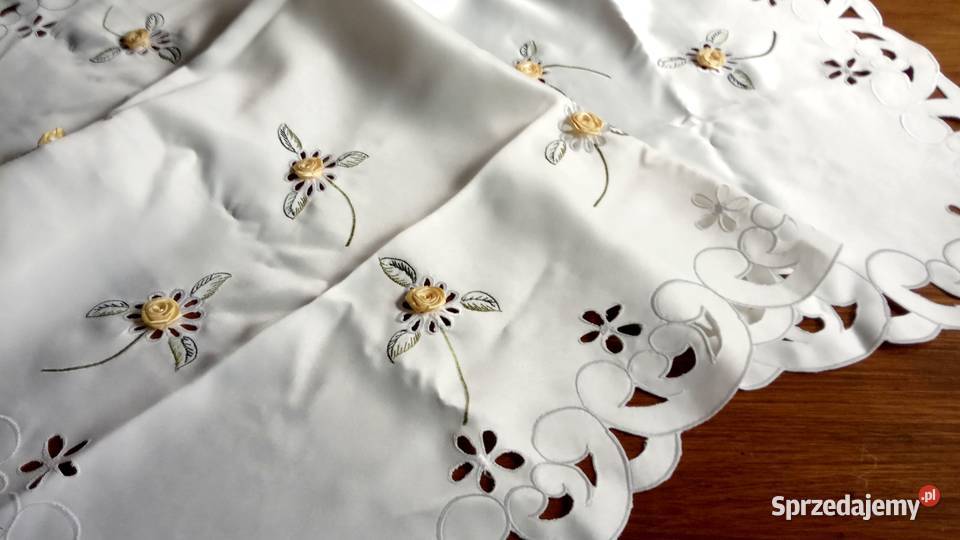 ozdobny obrusik hafty różyczki 85x85 Kraków