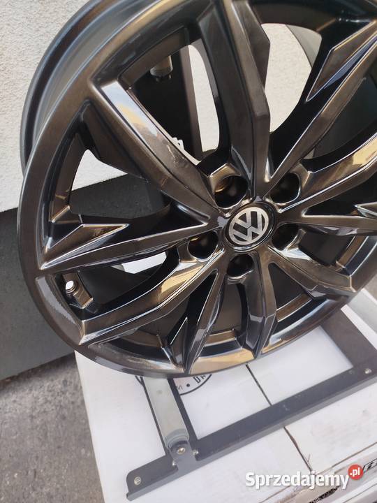 B011 Felgi aluminiowe 70 x 17 5x112 ET 35 VW śląskie